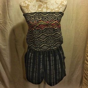 🌺B1G1🌺Black and beige strapless Romper